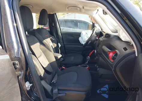 2018 Jeep Renegade Trailhawk 4X4 z USA, uszkodzony, nr VIN ZACCJBCB7JPH63647